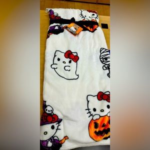 Viral Halloween hello kitty blanket